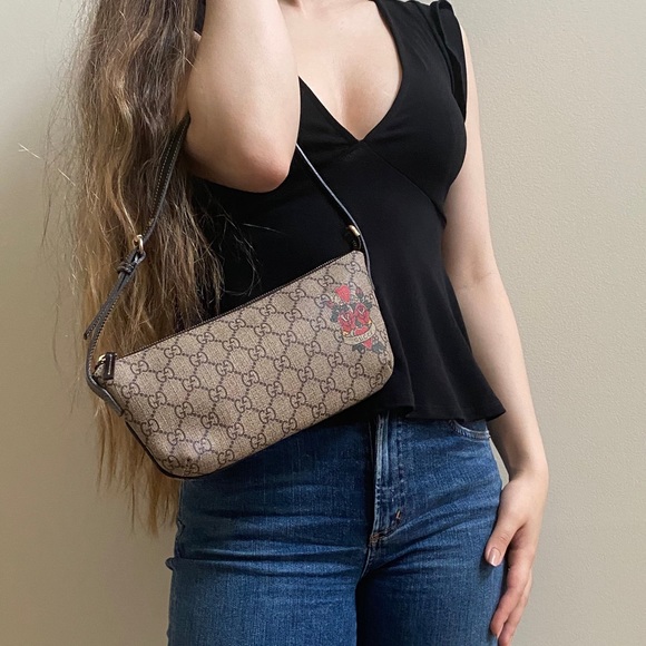 SOLD Gucci GG Canvas Tattoo Heart Shoulder Bag - Picture 3 of 10